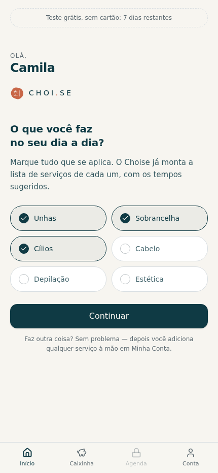 Primeira tela do aplicativo perguntando o que a profissional faz, com Unhas, Sobrancelha e Cílios marcados